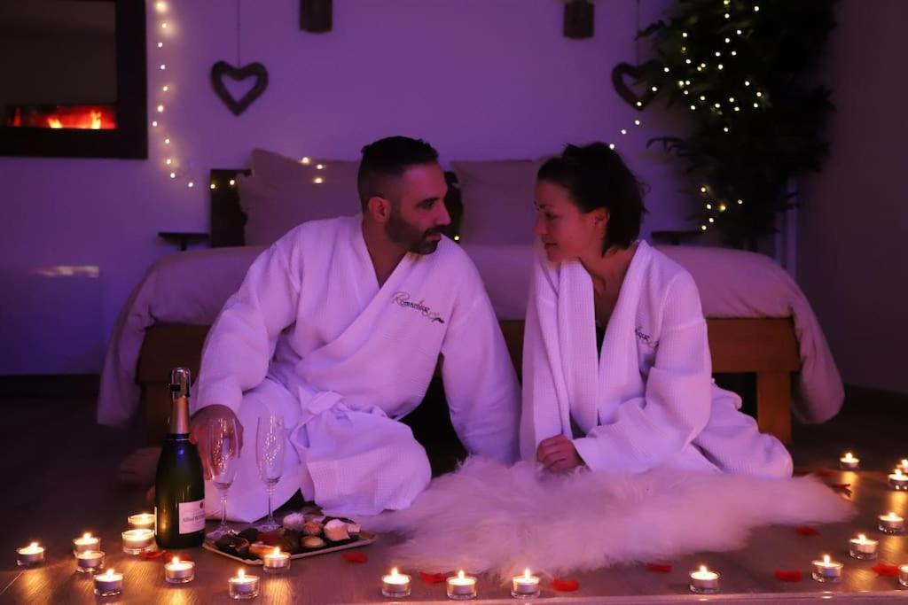 Love Room Unique - Sauna / Jacuzzi Charleville-Mézières Esterno foto