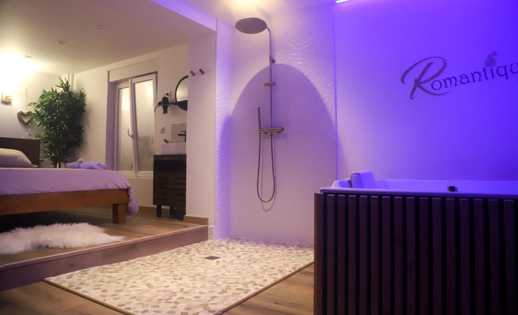 Love Room Unique - Sauna / Jacuzzi Charleville-Mézières Esterno foto